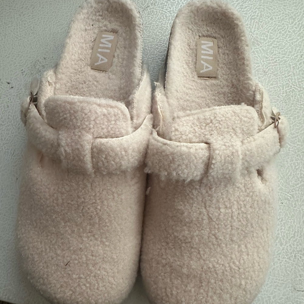 MIA Women's Cream Slip-On Clogs